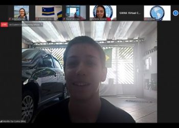 Brasileiro ganha Campeonato Online de Nado Artístico da UANA