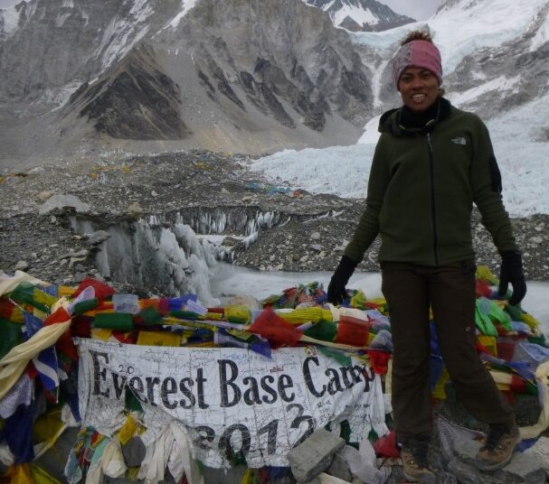 Montanhista de Campinas junta sucata e faz financiamento coletivo para escalar o Everest