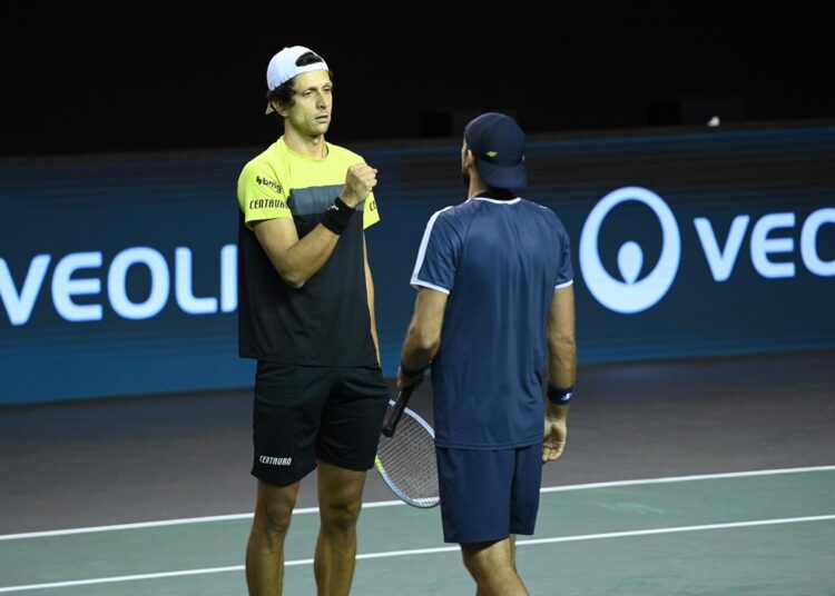 Melo e Kubot derrotam os atuais campeões de Paris e estão no ATP Finals