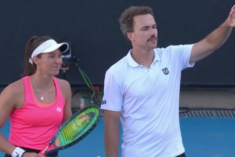 Luisa Stefani se despede do Australian Open