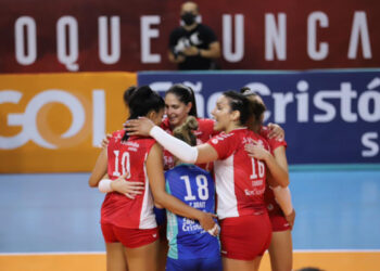 Osasco São Cristóvão Saúde dá show no bloqueio e sai na frente no playoff em jogo equilibrado