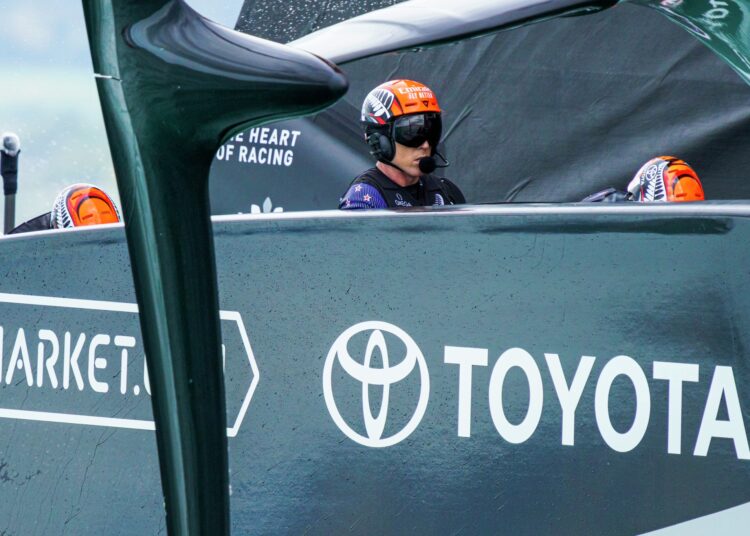 America’s Cup abre com empate em Auckland