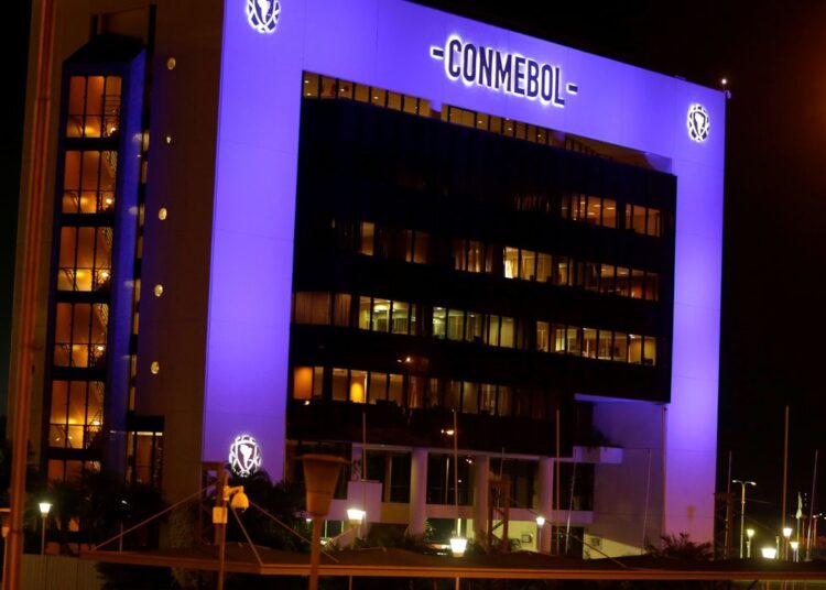 Conmebol anuncia doação de 50 mil vacinas da Sinovac para jogadores