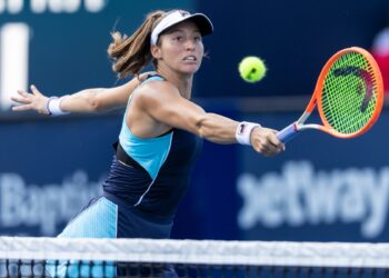 Luisa Stefani bate favorita e fura o quali de simples do WTA 125 de Saint Malo, na França