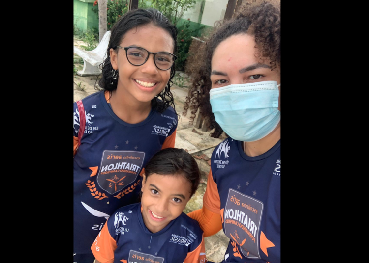 Paixão pelos estudos une família de triatletas mirins em Caucaia (CE)