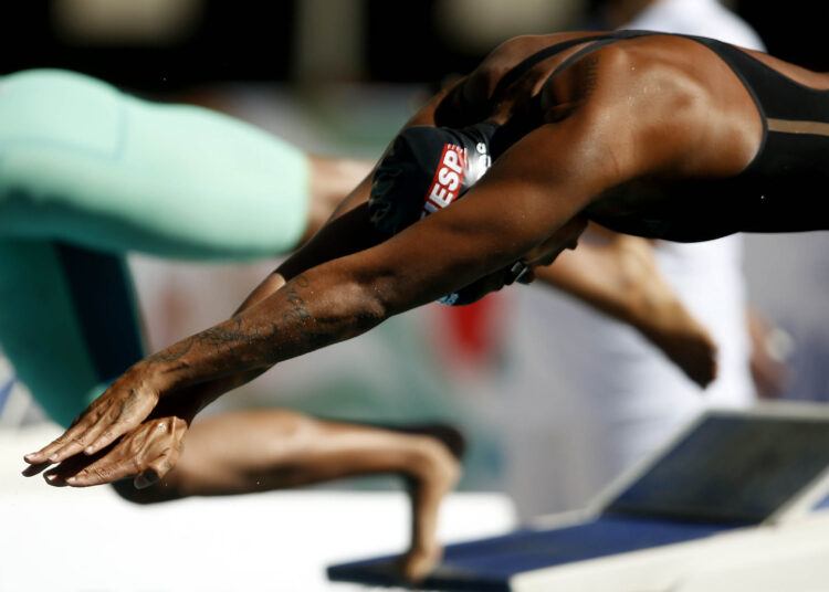 Etiene Medeiros fica apta para nadar os 50m livre nos Jogos Olímpicos de Tóquio