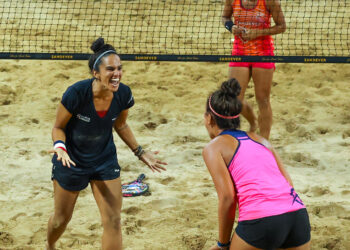 Dupla brasileira surpreende as principais favoritas e decide título do Beach Tennis em Brasília (DF)