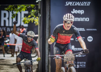 Gustavo Xavier e Alex Malacarne vencem etapa de volta a Arraial d’Ajuda na Santander Brasil Ride Bahia