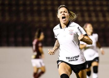 Camisa 10 do Corinthians, Gabi Zanotti faz estreia no Reis e Rainhas do Drible