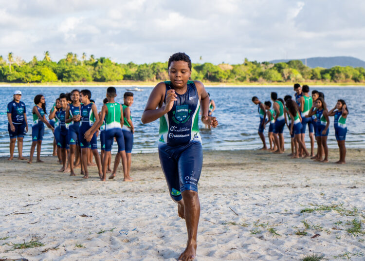 Início da temporada tem aulas mais leves e técnicas na Escolinha de Triathlon em Cascavel