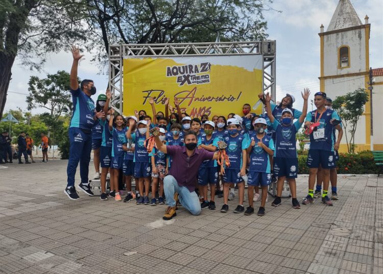 Alunos da Escolinha de Triathlon celebram aniversário de Aquiraz no pódio