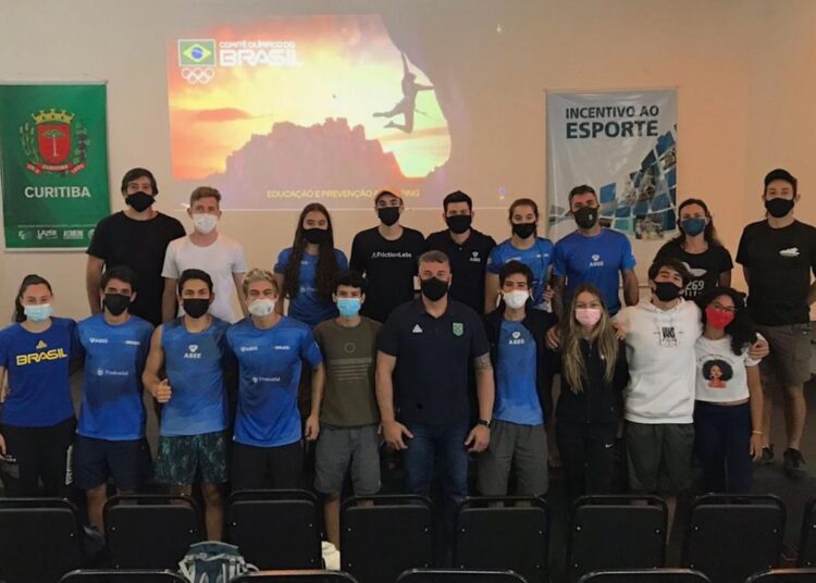 COB realiza ação de Educação e Prevenção ao Doping junto à seleção brasileira de escalada esportiva