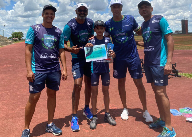 Escolinha de Triathlon celebra um ano em Ceilândia com presença de trialeta olímpico