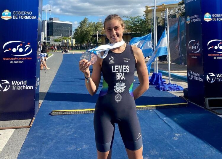 Destaque da nova geração do triathlon brasileiro é bronze no Sul-Americano