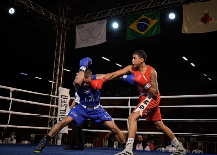 Coliseu de Guarulhos (SP) mostra tradição e leva quatro atletas ao Boxing For You
