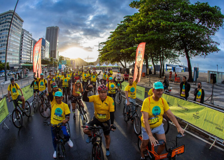 Vamos Passear reúne 4.300 participantes em São Paulo (SP) para uma manhã de lazer no Novo Vale do Anhangabaú