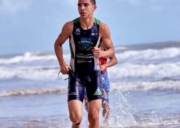 Triatletas mirins de Aquiraz disputam provas estaduais em busca de experiência