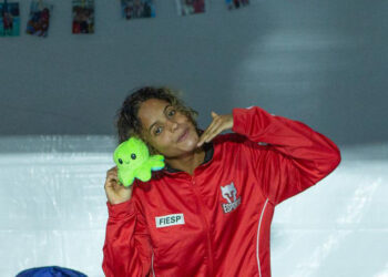 Etiene Medeiros é ouro nos 50m costas no Troféu José Finkel, em Recife (PE)