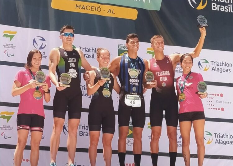 Paranaenses são campeões do Brasileiro de Triathlon Sprint