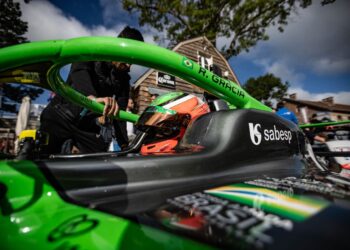 Ricardo Gracia Filho segue firme na temporada da Fórmula 4 Espanha