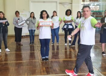 Projeto Formações IEE capacita 865 profissionais de nove estados em outubro