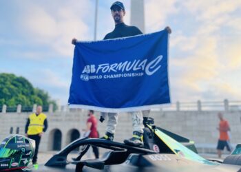 Fórmula E: Lucas di Grassi acelera Gen3 pela primeira vez em São Paulo