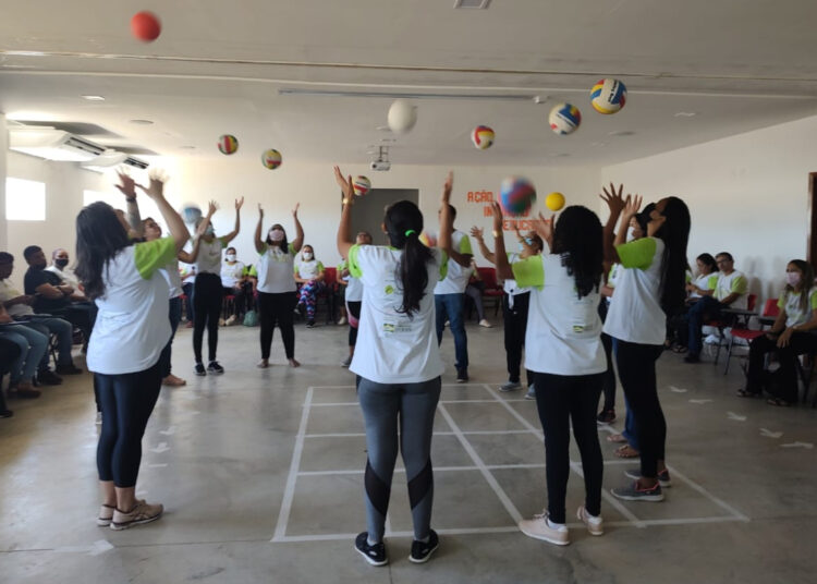 Projeto Formações IEE capacita 1.095 professores de sete estados no primeiro semestre