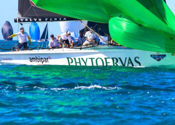 Veleiro Phytoervas 4Z participa da Regata Volta à Ilhabela