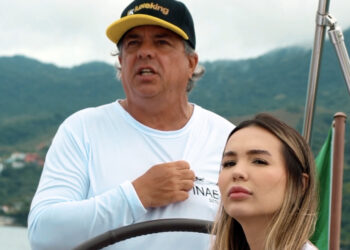 Inaê Luxeking faz última regata do ano em Ilhabela (SP) com convidados a bordo