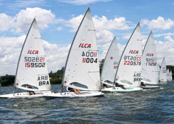 Brasileiro de ILCA no YCSA abre com liderança de Robert Scheidt