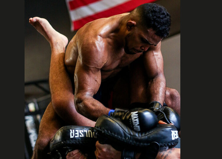 Manumito no card principal do Bellator