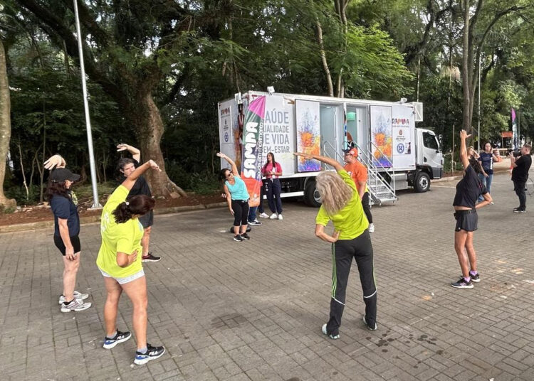 Programa leva avaliação física e nutricional gratuita para 15 parques de São Paulo