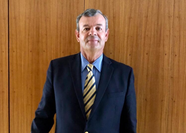 Ícone do esporte mundial, Lars Grael destaca importância da língua inglesa para carreiras de sucesso