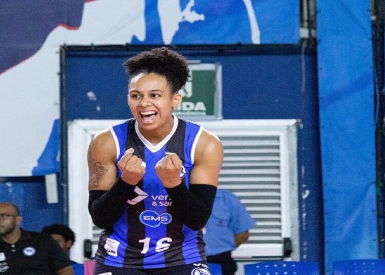 Bruna Moraes atuou por Pinheiros na última temporada da Superliga (Foto: Divulgação/Pinheiros)