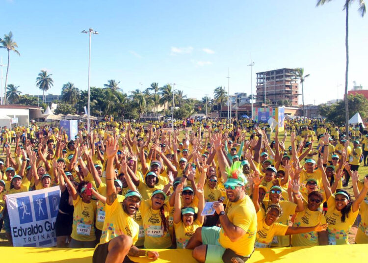 Festival Vamos Passear tem 3.000 inscritos neste domingo (16) na Praia do Pina, em Recife (PE)