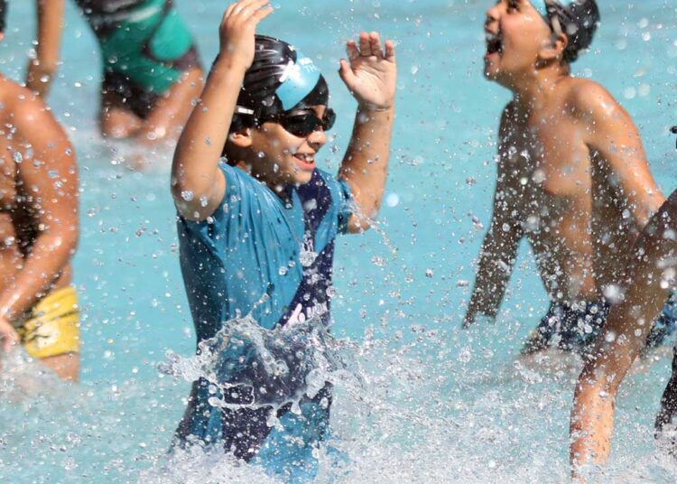 Thiago Pereira apresenta nova fase projeto de natação em Volta Redonda (RJ)