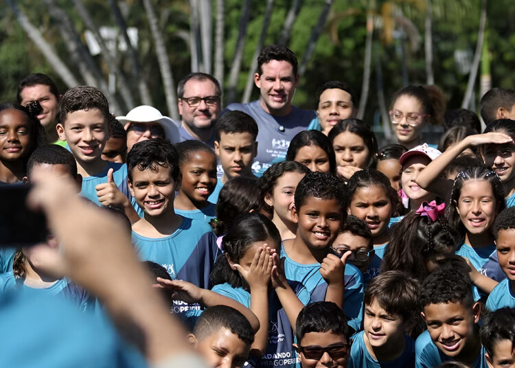 Projeto Nadando com Thiago Pereira terá nova edição em Volta Redonda (RJ)